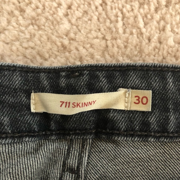 Dark Levi’s size 30 - Picture 2 of 3
